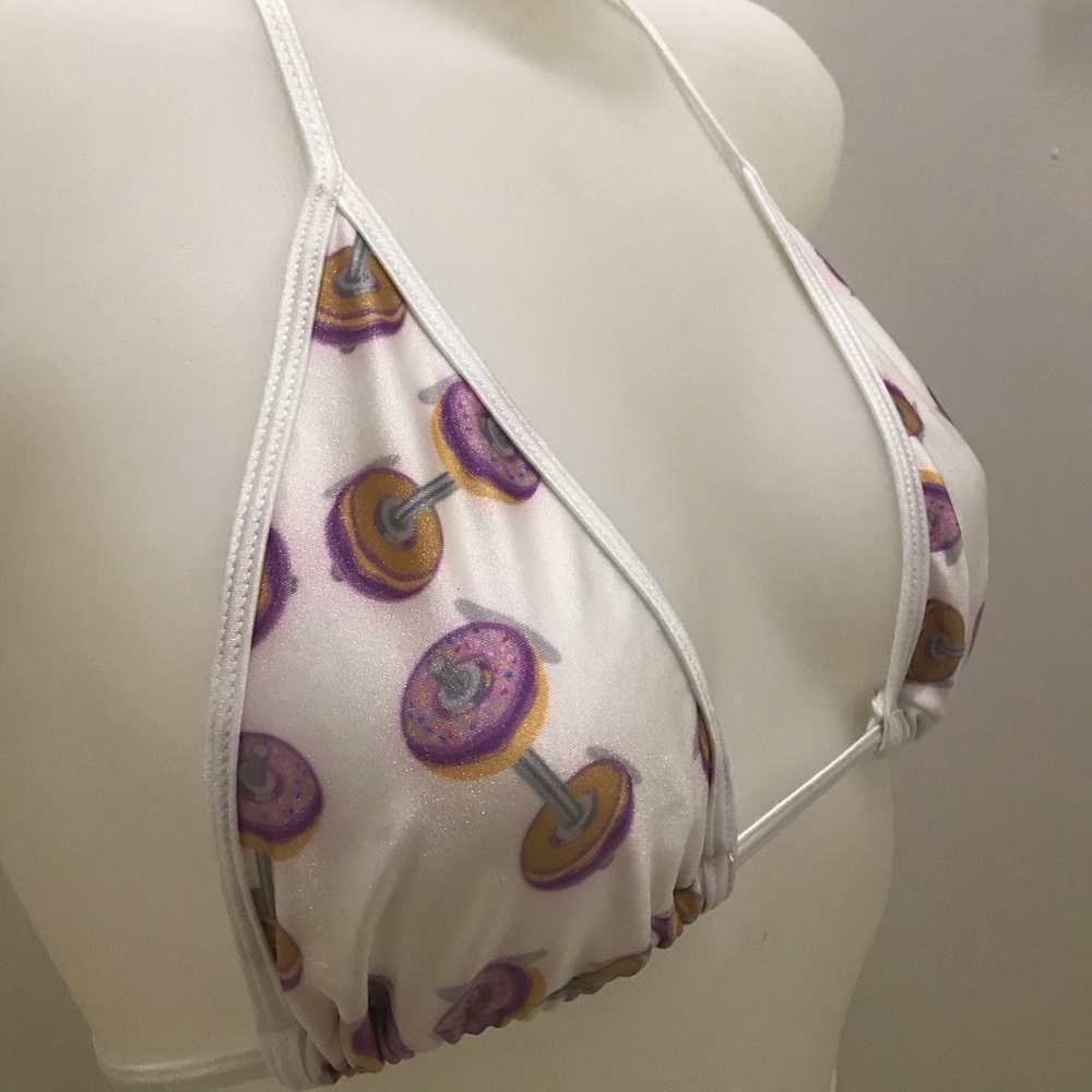 Bikini - Picture 3 of 6